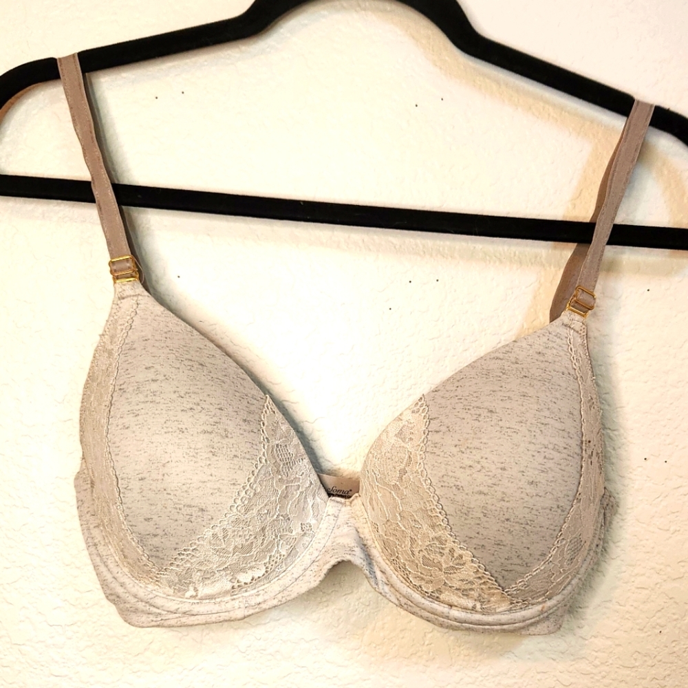 Soma Embraceable Perfect Coverage Gray Bra with White Lace,‎ Size 32DD
